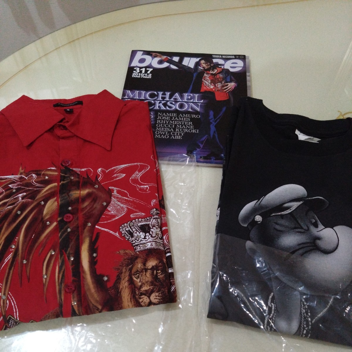マイケル・ジャクソン 御用達品 シャツとTシャツ、掲載雑誌 3点を