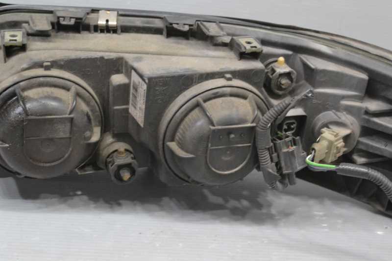  Volvo V70 right steering wheel middle period (SB5244W) original VOLVO damage less installation OK operation guarantee right head light halogen 8693550 k073351