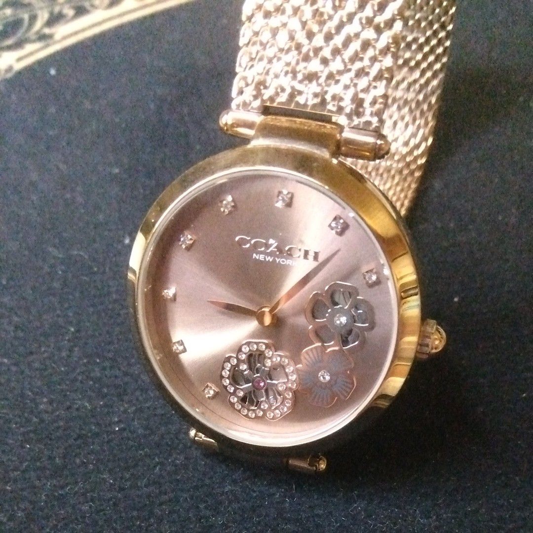 美品 coach コーチ 腕時計 QZ ピンクゴールド 花柄 稼働確認済 美品 coach コーチ 腕時計 QZ ピンクゴールド 花柄 稼働確認済