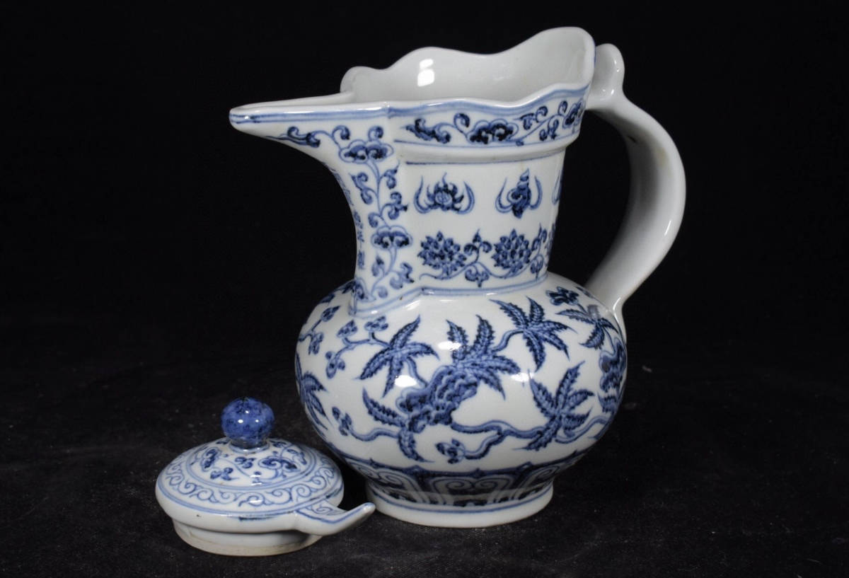超珍館蔵】明宣德年製款古陶瓷品青花纏枝蓮八寶紋僧帽壺置物古賞物古