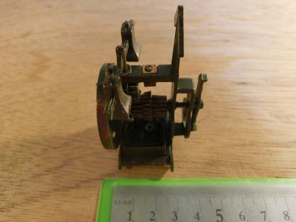レトロ 鉛筆削り 時計 金属製 ミニチュア 雑貨 文房具 デッドストック レア 希少 玩具 METAL PENCIL SHARPENER Clock_画像4
