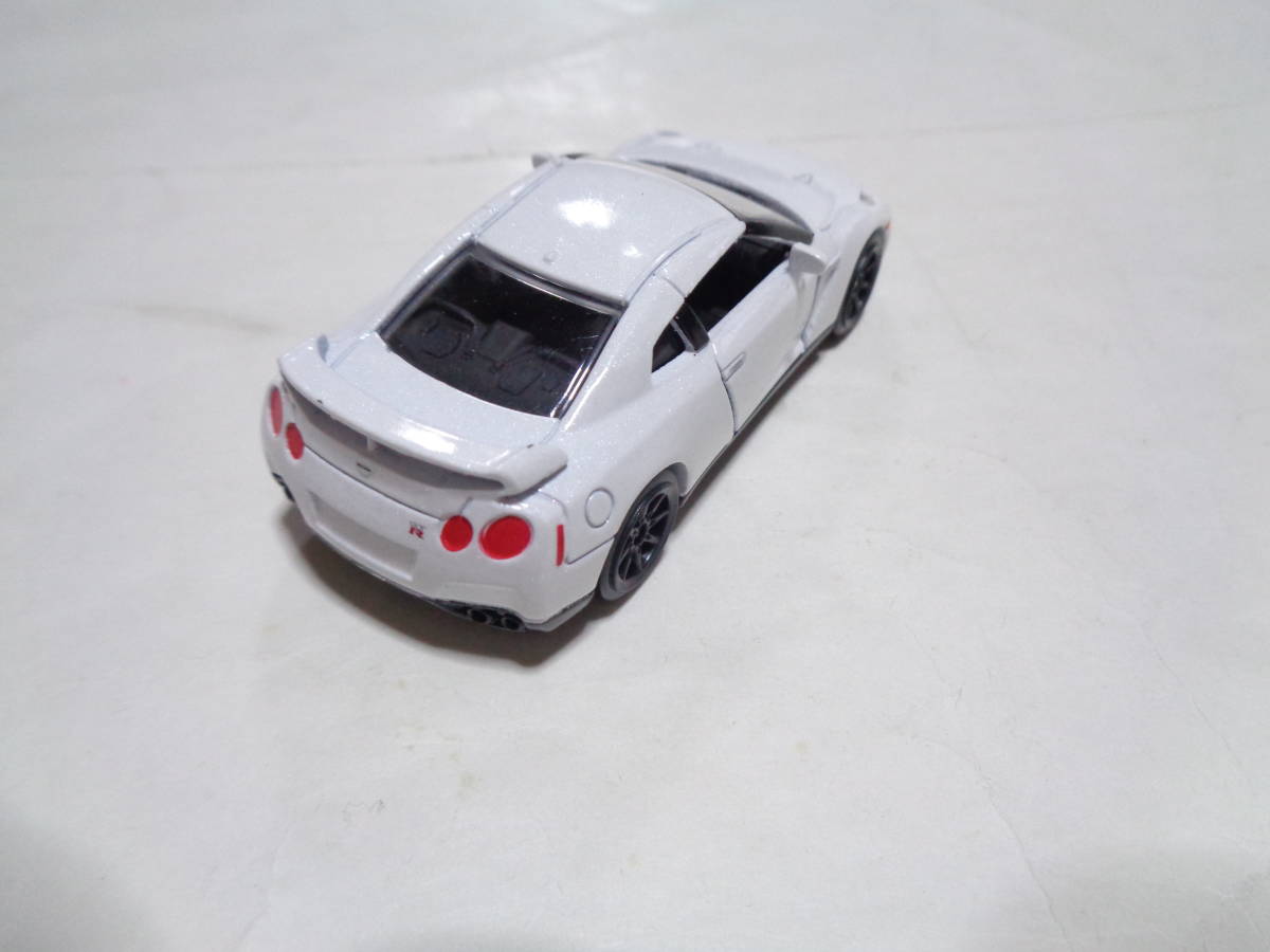 マジョレット R35 GT-R ホワイト ミニカー_画像3