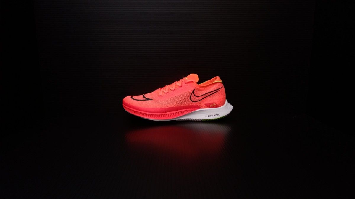 未使用品 NIKE ZOOMX STREAKFLY DJ6566 800