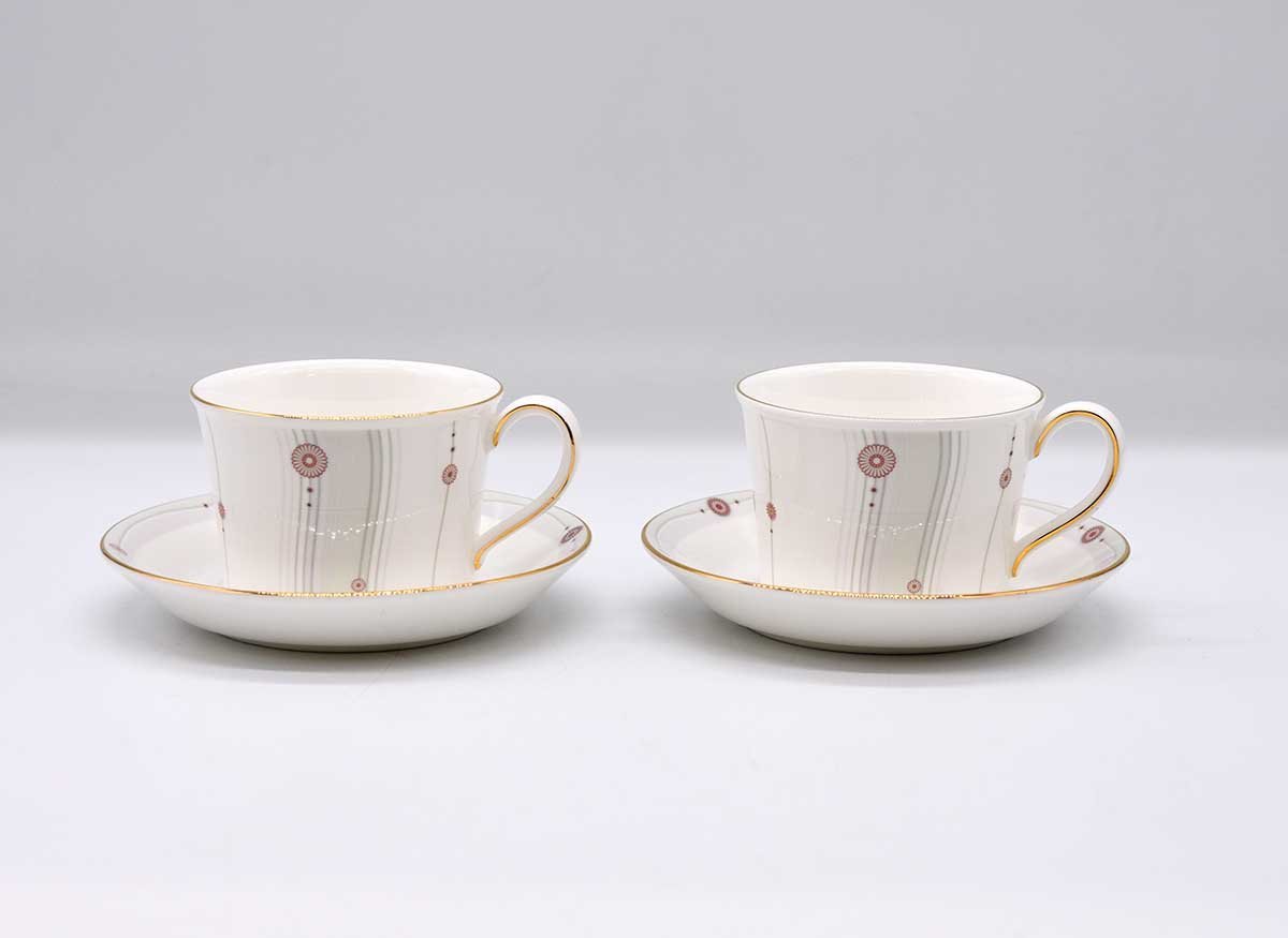 人気商品ランキング ○美品 WEDGWOOD Satin サテン カップ＆ソーサー 2