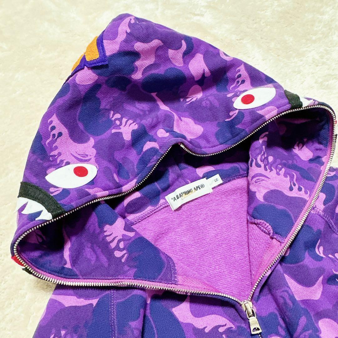廃盤レア A BATHING APE シャークパーカー ファイヤーカモ S エイプ