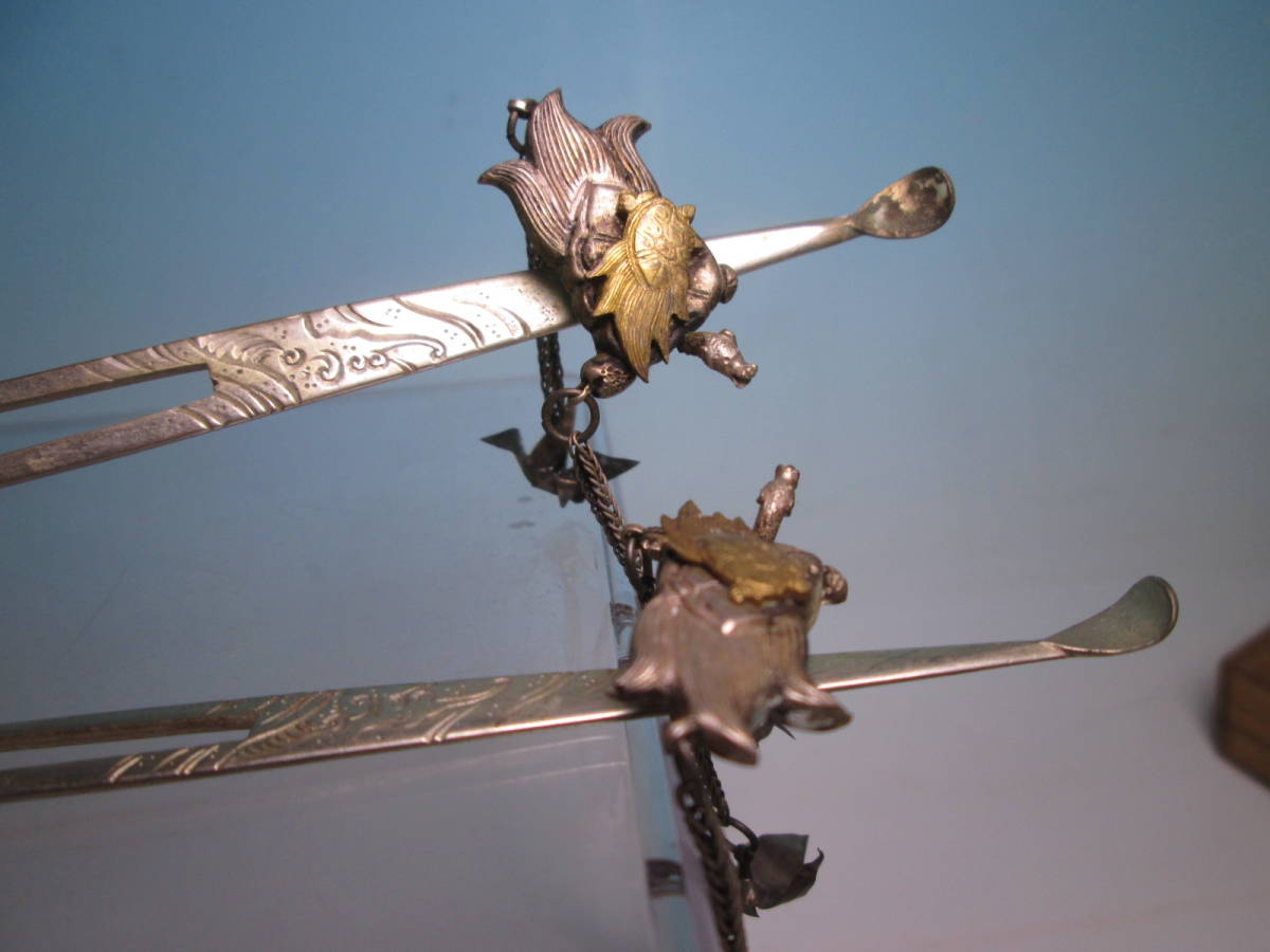 ☆アンティーク・彫金細工 鍍金 流水に亀折り鶴のビラビラかんざし 一対 22.85g_画像3