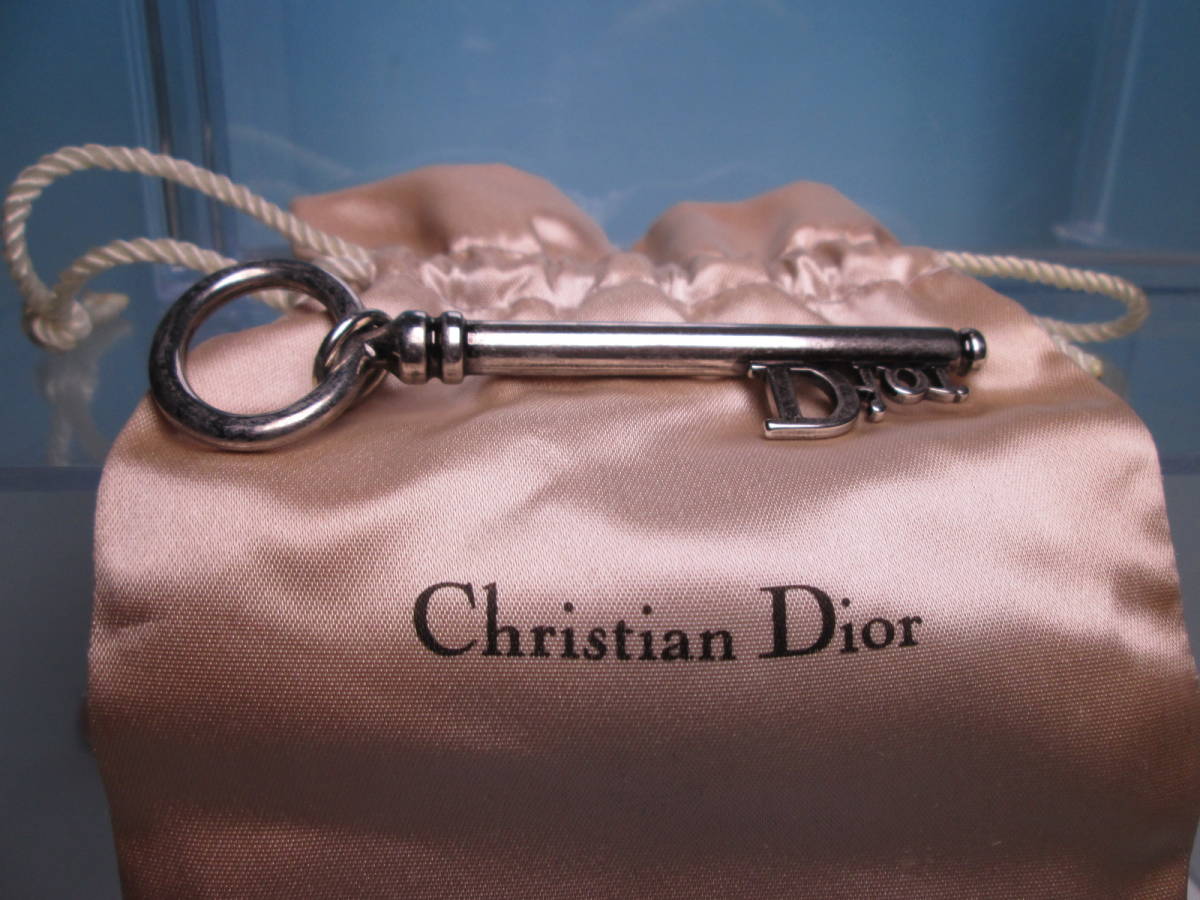 海外 正規品】 ☆Christian Dior 正規品 16,07g キー形チャーム