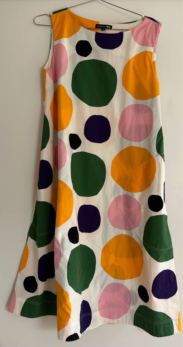 ユニクロ マリメッコ marimekko ノースリーブワンピース ドット柄 水玉 グラフィック コラボ　Aライン　2018