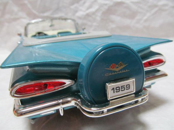 { free shipping!}* rare 1/18 Chevrolet Impala 1959 year blue tail fins 