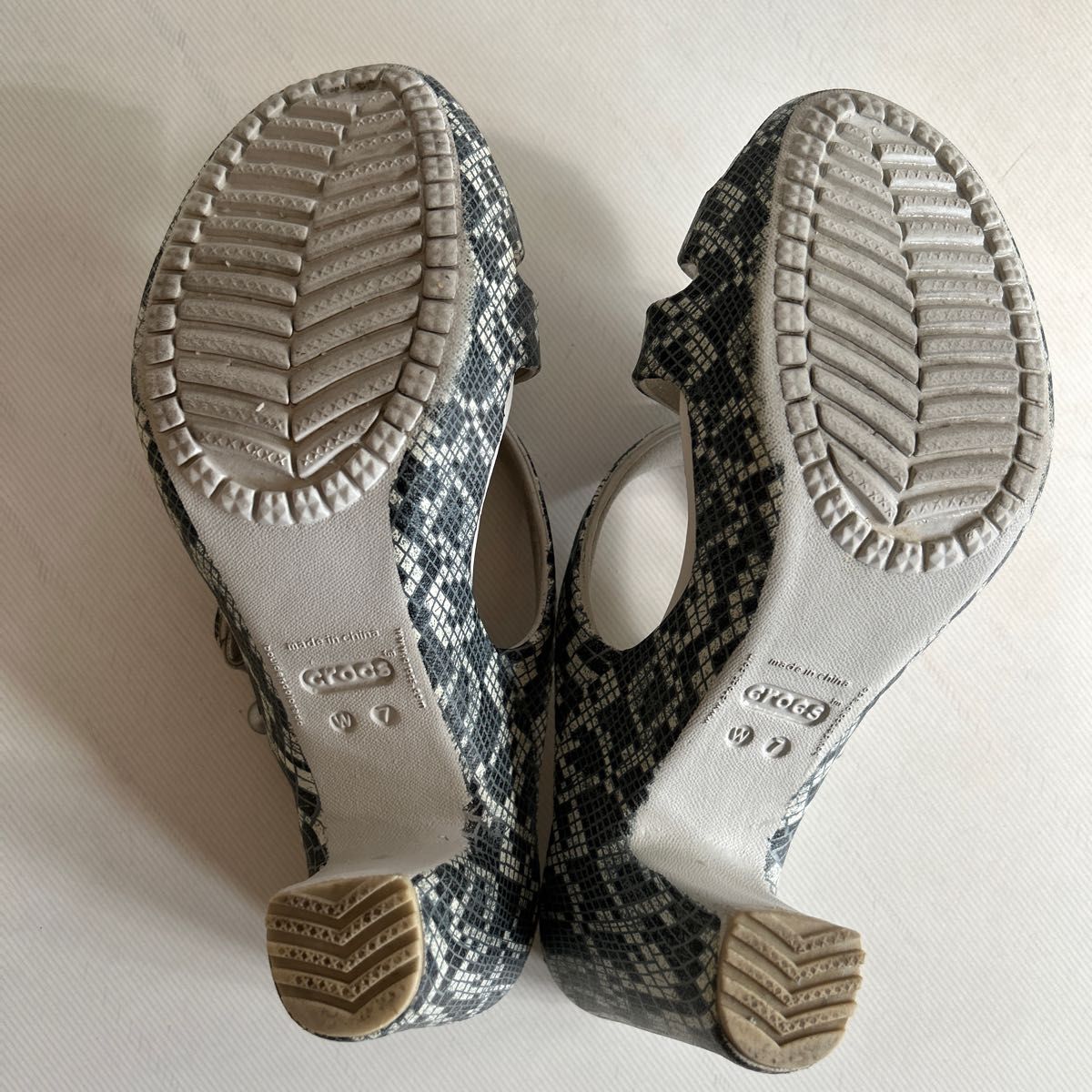 クロックス crocs ヒール サンダル サイプラス パイソン柄 W 7 クロックス crocs ヒール サンダル サイプラス パイソン柄 W 7