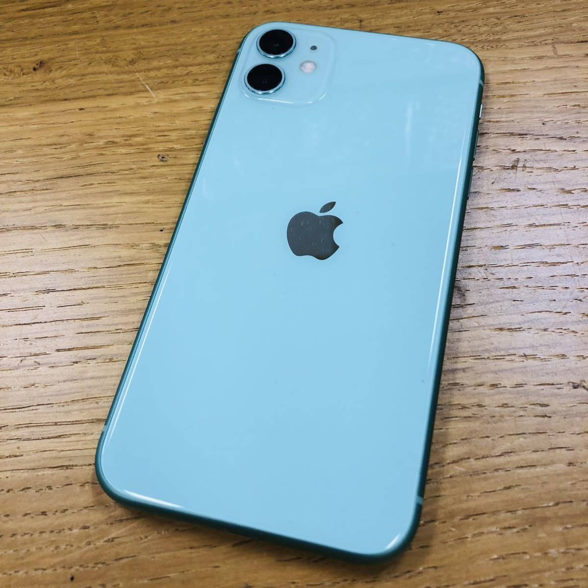 Apple iPhone11 128GB MWM62J/A SIMフリー バッテリー87% 判定○ au