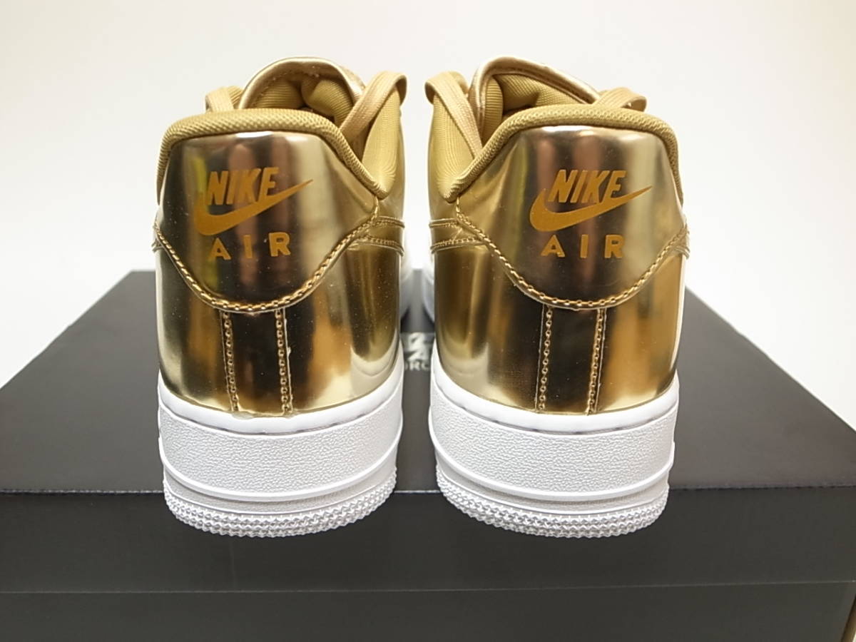 NIKE W AIR FORCE 1 SP METALLIC GOLD/CLUB GOLD-WHITEメタリック