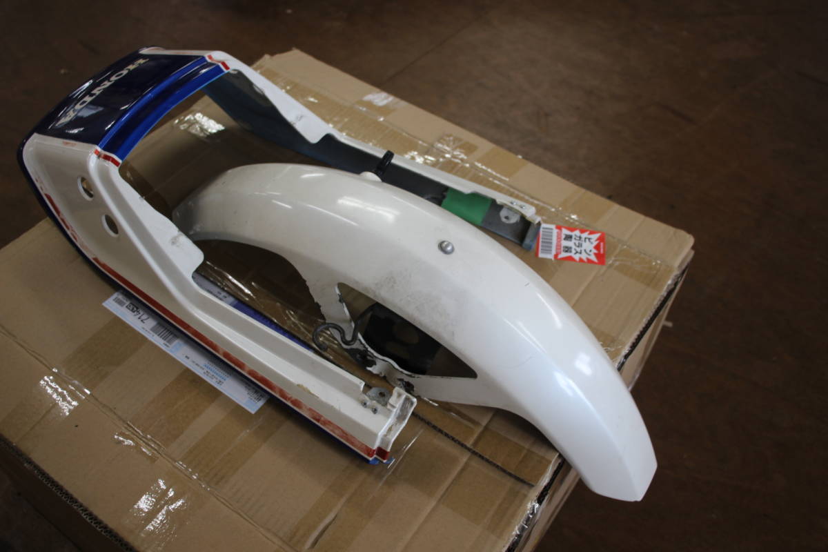 CBX400F/CBX550F純正テールカウル&フロントフェンダー(リア)|売買