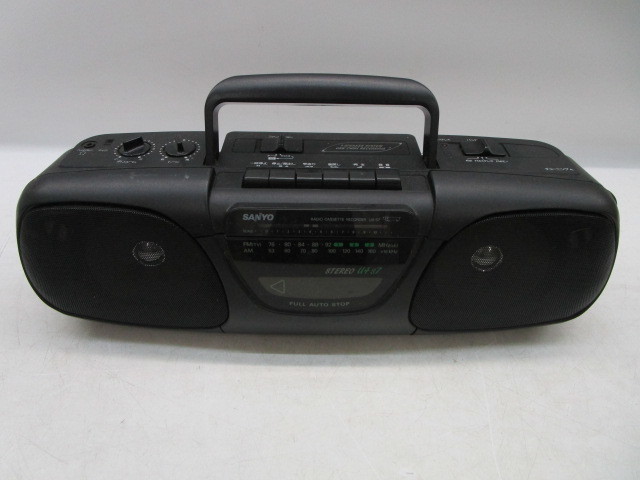 ★岩0303 サンヨー SANYO ラジカセ RADIO CASSETTE RECORDER U4-S7 ラジオ カセット レコーダー 三洋電機 昭和レトロ _画像2