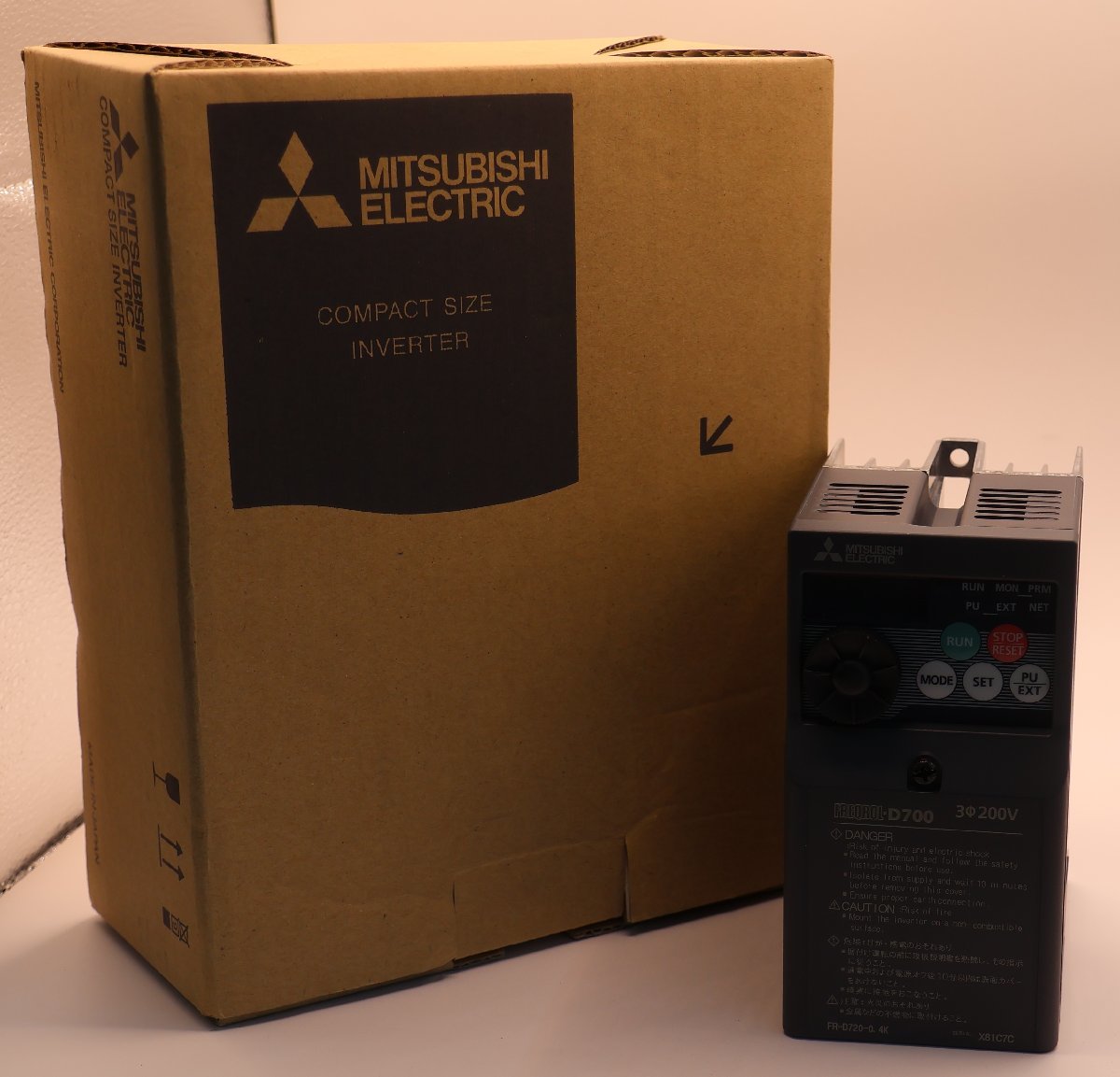 三菱電機 コンパクトサイズ インバータ FR-D720-0.4K | www