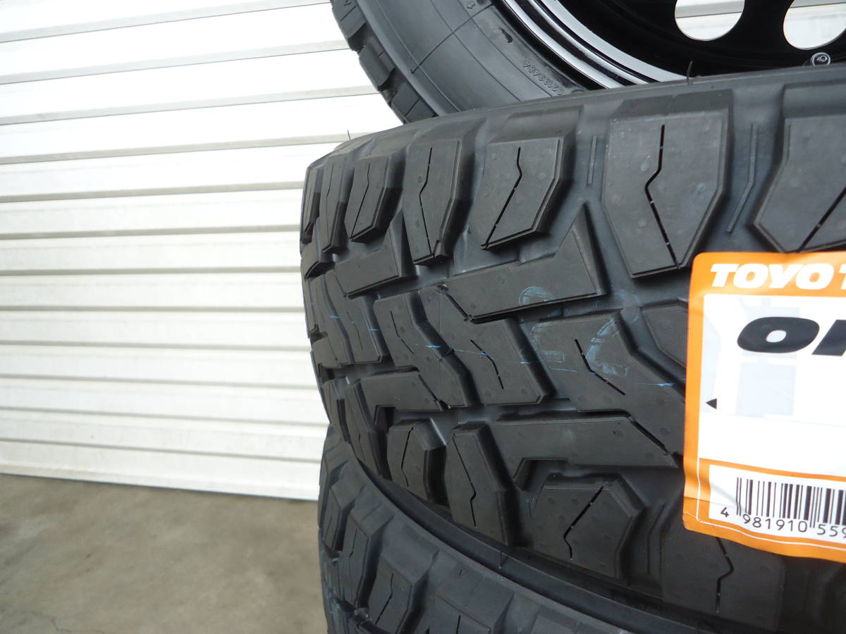 TOYOオープンカントリーR/T☆165/65R15ホワイトレター