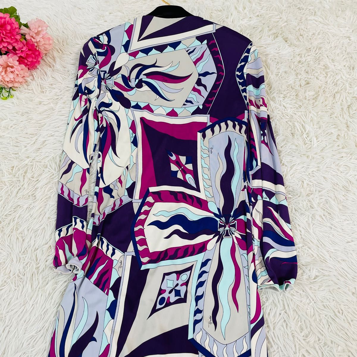 新作登場安い EMILIO PUCCI - EMILIO PUCCI エミリオプッチ シルク総柄