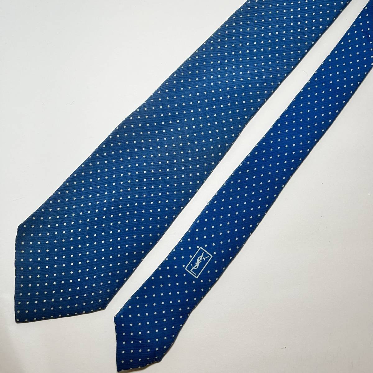  Eve солнечный rolan YVES SAINT LAURENT YSL галстук шелк голубой точка освежение высокий бренд постоянный синий шелк 