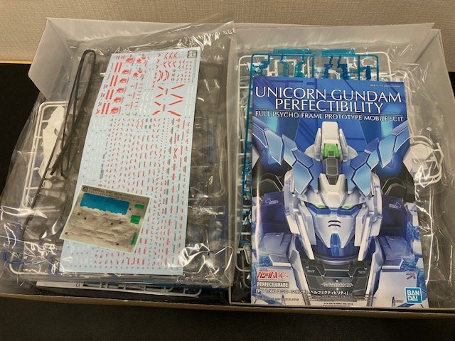 開封未使用品 ガンプラ 1/60 PG RX-0 ユニコーンガンダム ペルフェ