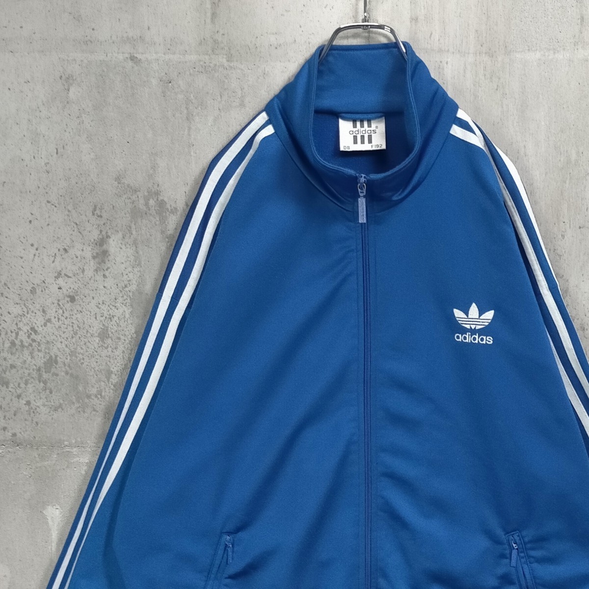 在原みゆ紀 4XL adidas アディダス 青 白 ロゴ ブルー ホワイト Blue