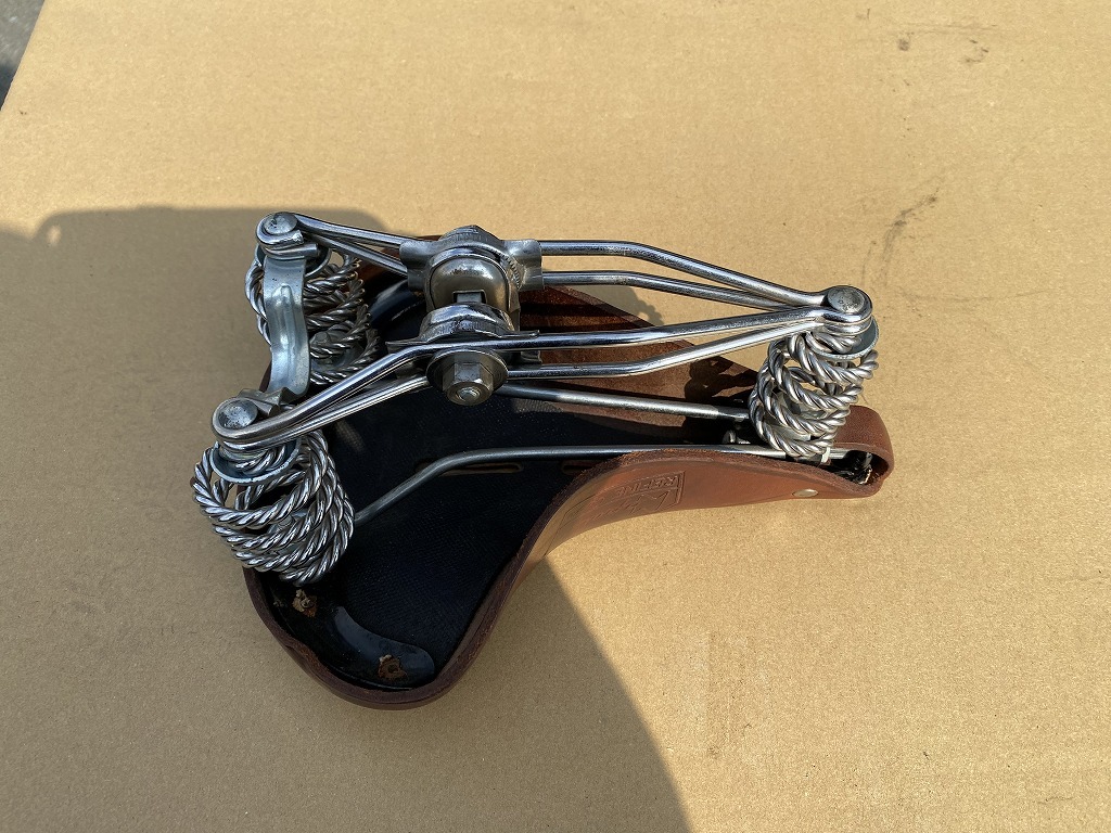 昭和レトロ 革サドル オツダ ナポリ 乙田 昔の自転車部品 長期