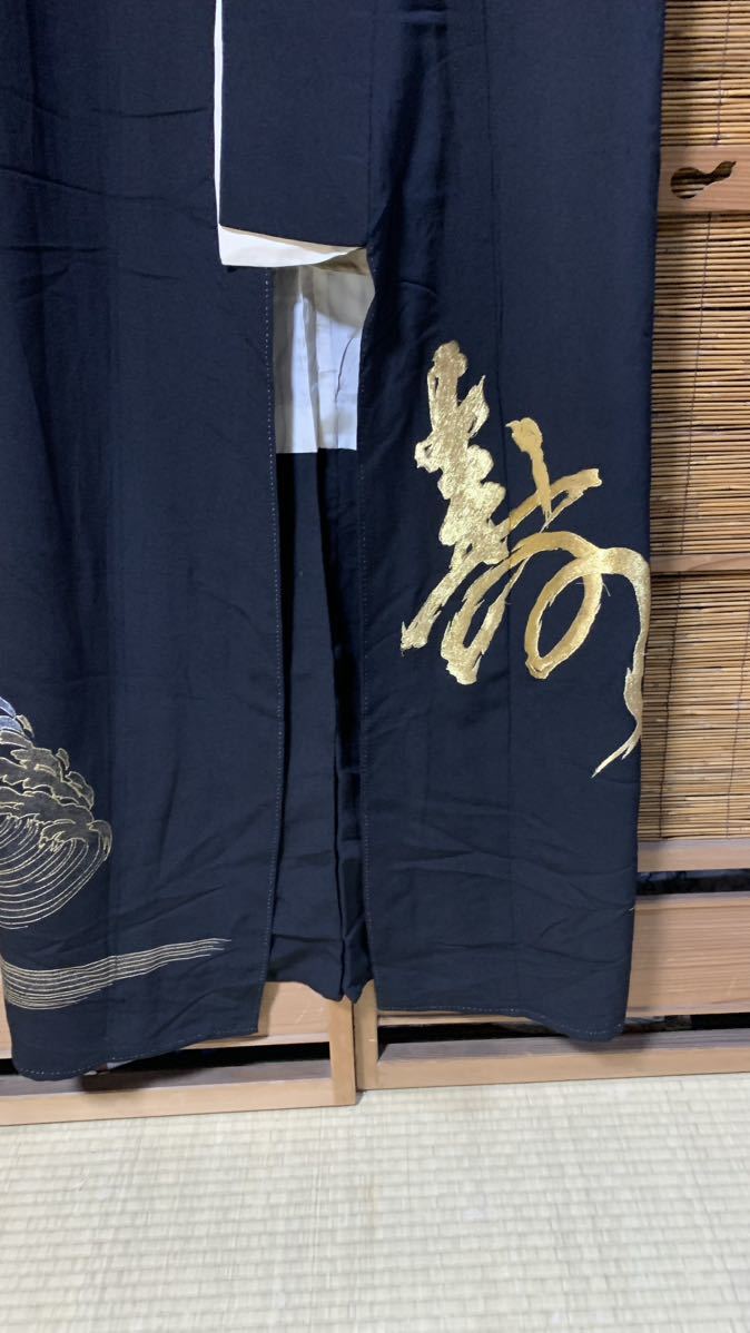 黒留袖 正絹縮緬地 比翼仕立て 金糸刺繍に寿柄と金銀箔の波柄 T23