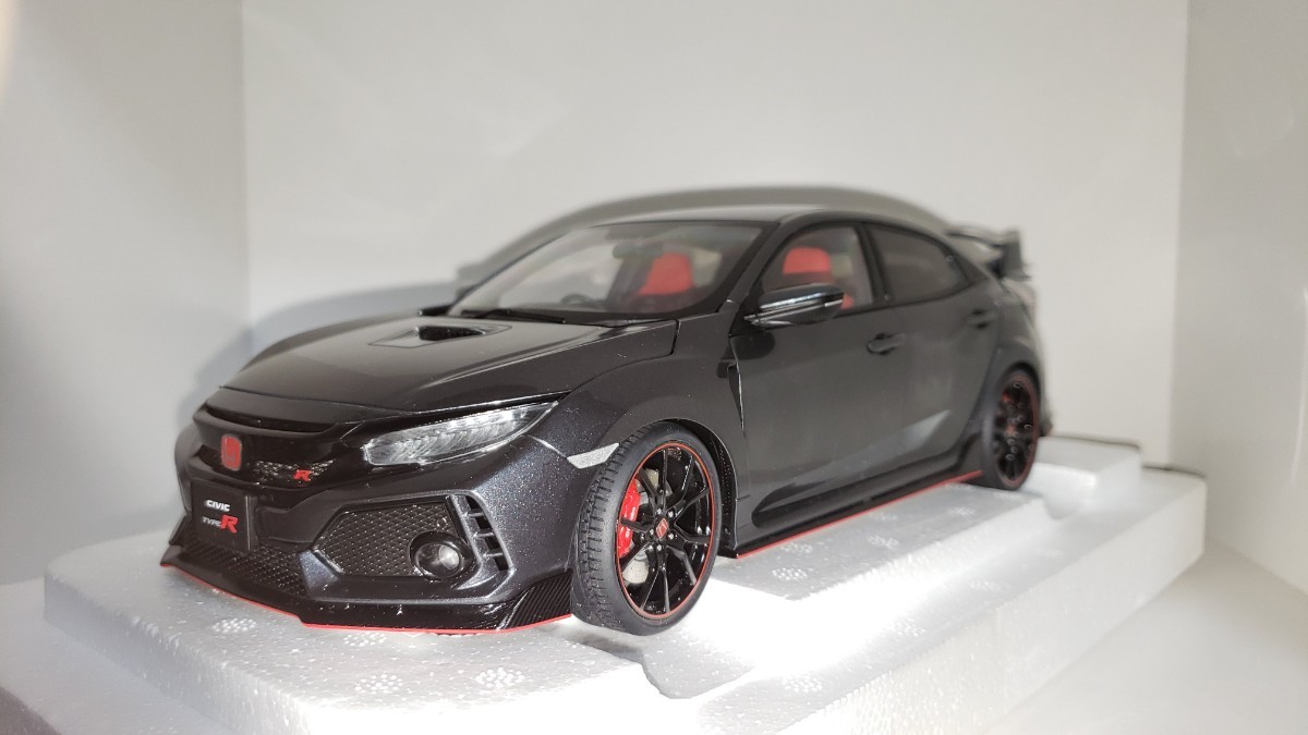 AUTOart 1/18 ホンダ シビックタイプR（FK8）ポリッシュドメタル