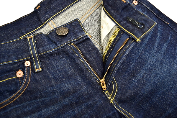 J8775★Levi's リーバイス LL502★日本製 ヴィンテージウォッシュ加工 濃紺インディゴデニム ストレート ジーンズ W29_画像2