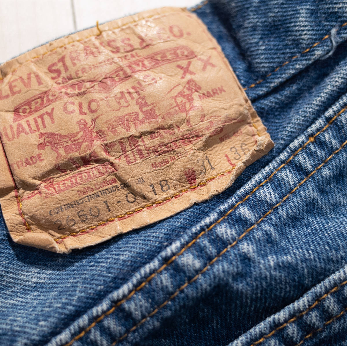 【USA製】W76cm / 80’s VINTAGE Levi’s 26501 リーバイス デニム ジーンズ ボタン裏242刻印 ヴィンテージ  ボタンフライ レディース