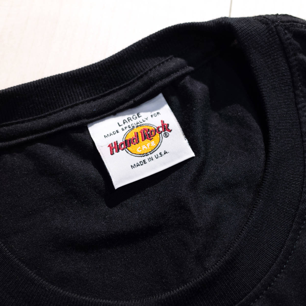 【USA製】L / HARD ROCK CAFE ハードロックカフェ ベニス 刺繍入り クルーネック デカロゴ Tシャツ 黒 黄 オレンジ ブラック  美品！