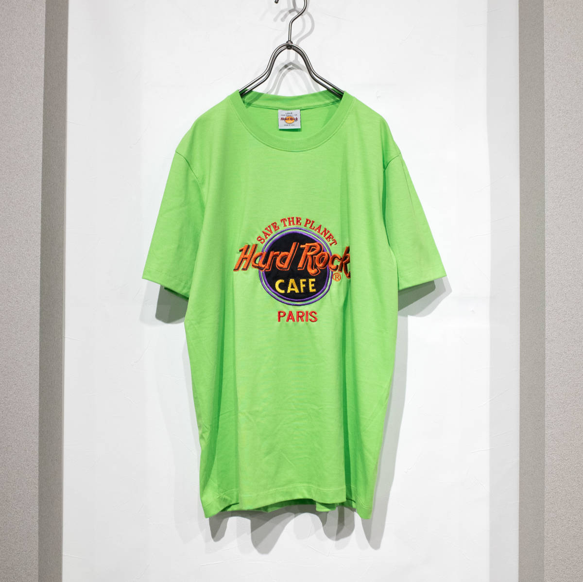 【USA製】L / HARD ROCK CAFE LOS PARIS ハードロックカフェ パリ 刺繍 デカロゴ クルーネックTシャツ 黄緑色 オレンジ 黒 赤 Y2K 美品