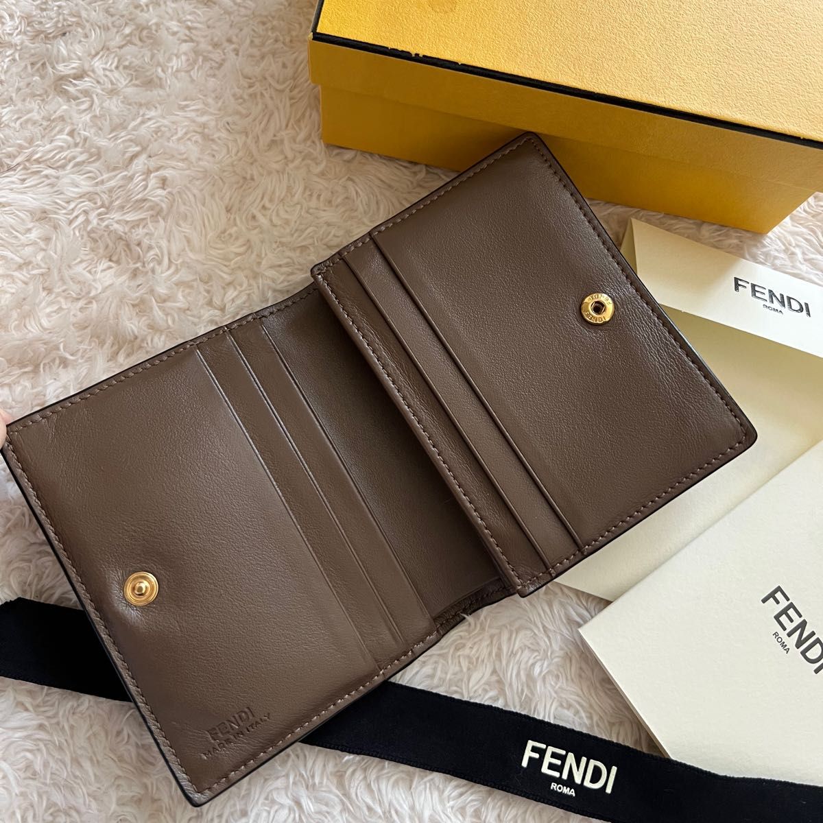 美品 FENDI フェンディ 2つ折り財布 | iianigeria.org