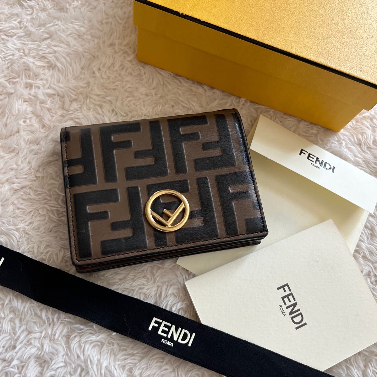 美品 FENDI フェンディ 2つ折り財布 | iianigeria.org