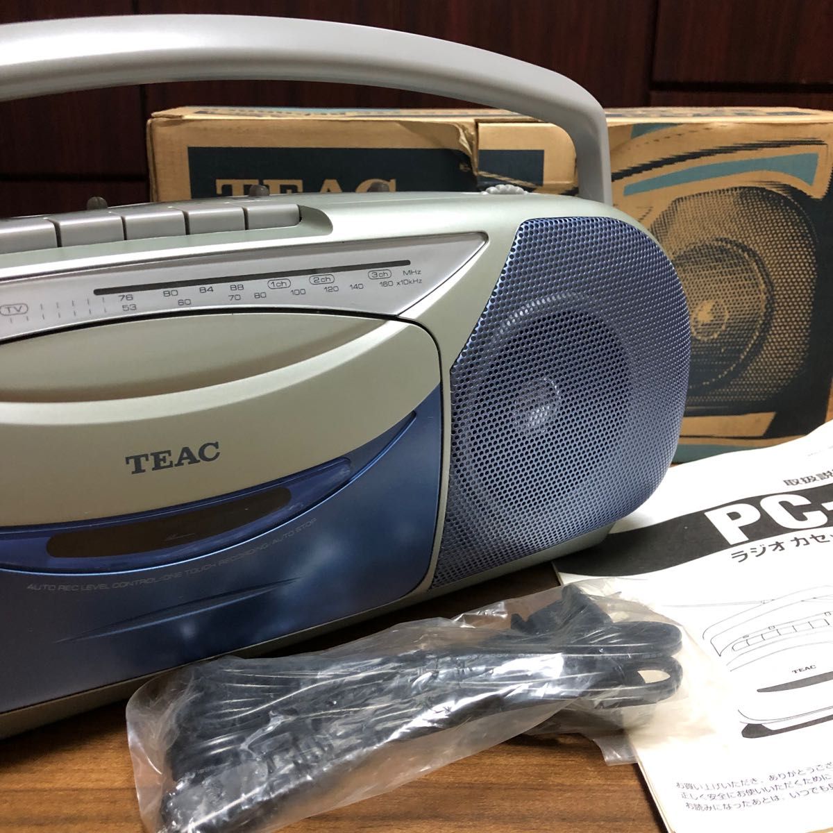 ラジカセ 99年製 ジャンク 昭和レトロ カセットテープ TEAC PC-8 ラジカセ 99年製 ジャンク 昭和レトロ カセットテープ TEAC PC-8