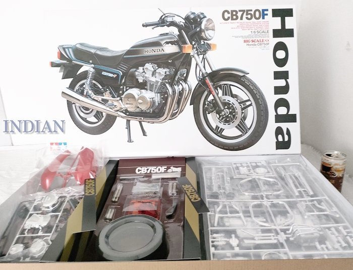 *4 Tamiya [1/6 Honda CB750F]