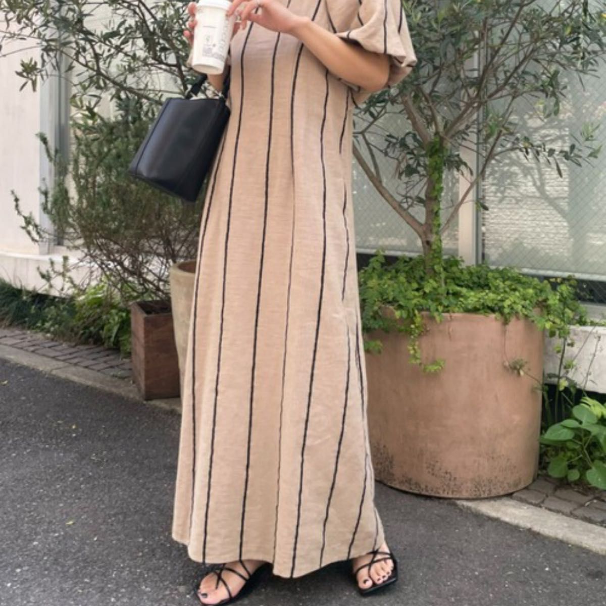 【未使用・タグ付】新品 ワンピース ストライプバックオープンワンピース ベージュ