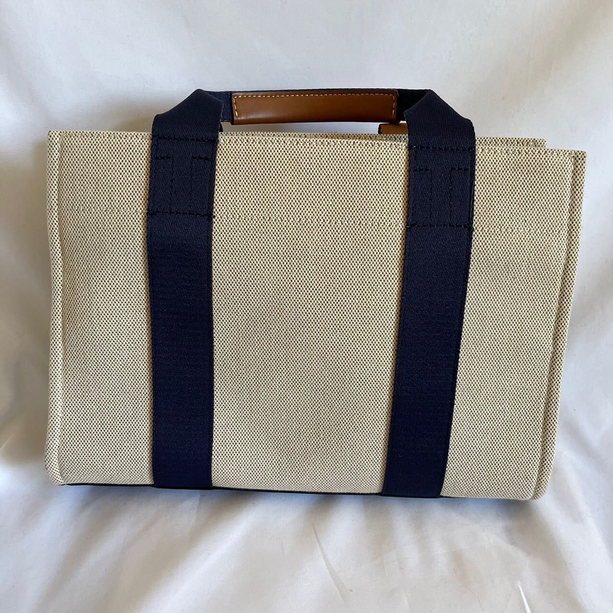 【良品】トリーバーチ トートバッグ Tory Burch ホワイト チャーム