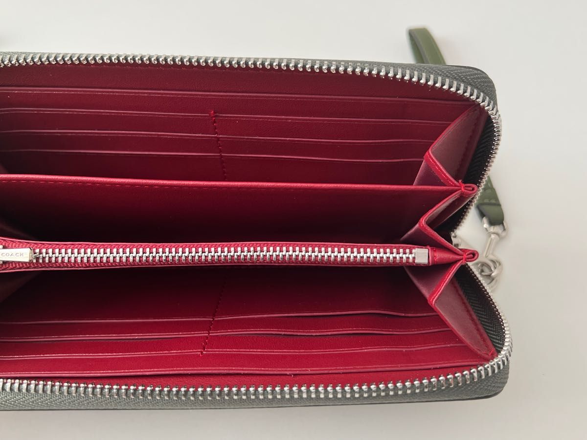 新品・未使用】COACHコーチ長財布グリーンシグネチャーストラップ付き