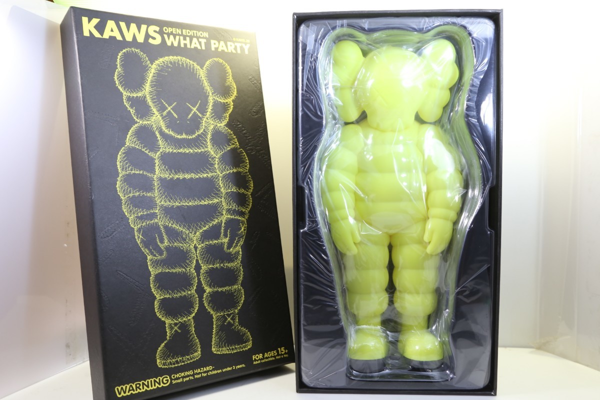 メディコム・トイ KAWS カウズ オープンエディション ワットパーティー フィギュア イエローWHAT PARTY OPEN EDITION YELLOW 　56BCFE0_画像1