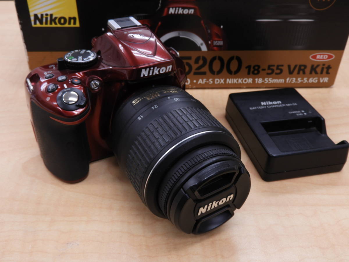 ☆Nikon ニコン D5200 赤 / AF-S DX NIKKOR 18-55mm 1:3.5-5.6G