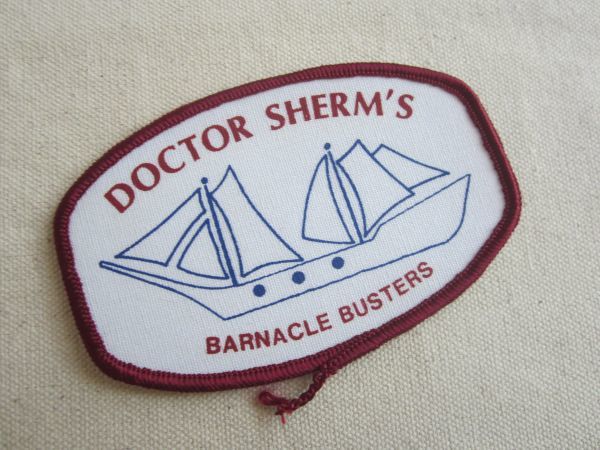 ビンテージ DOCTOR SHERM'S BARNACLE BUSTERS 船 プリント ワッペン/企業 パッチ USA 古着 ワークシャツ アメカジ 459_画像1