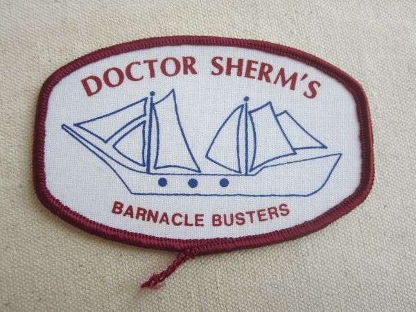 ビンテージ DOCTOR SHERM'S BARNACLE BUSTERS 船 プリント ワッペン/企業 パッチ USA 古着 ワークシャツ アメカジ 459_画像3