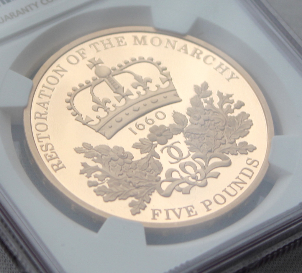 2010年 イギリス 王政復古350周年記念 エリザベス2世 5ポンド 2010年 イギリス 王政復古350周年記念 エリザベス2世 5ポンド