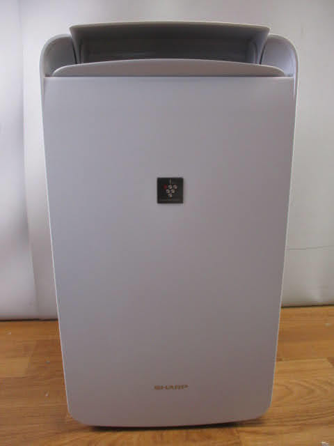 超人気新品 2021年製 CM-L100-W 除湿器◆SHARP ◆シャープ 動作OK 白♪直接引き渡しH-B0602 ホワイト プラズマクラスター 約31×22×H56㎝ 除湿器 超人気新品 2021年製 CM-L100-W 除湿器◆SHARP ◆シャープ 動作OK 白♪直接引き渡しH-B0602 ホワイト プラズマクラスター 約31×22×H56㎝ 除湿器