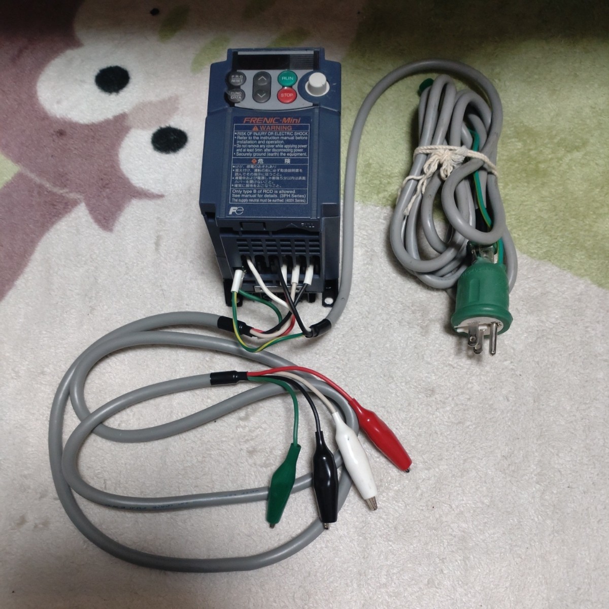 富士電機 インバータ FRN0 4C1S6J 1台 入力100V 出力三相200V 0 4kw