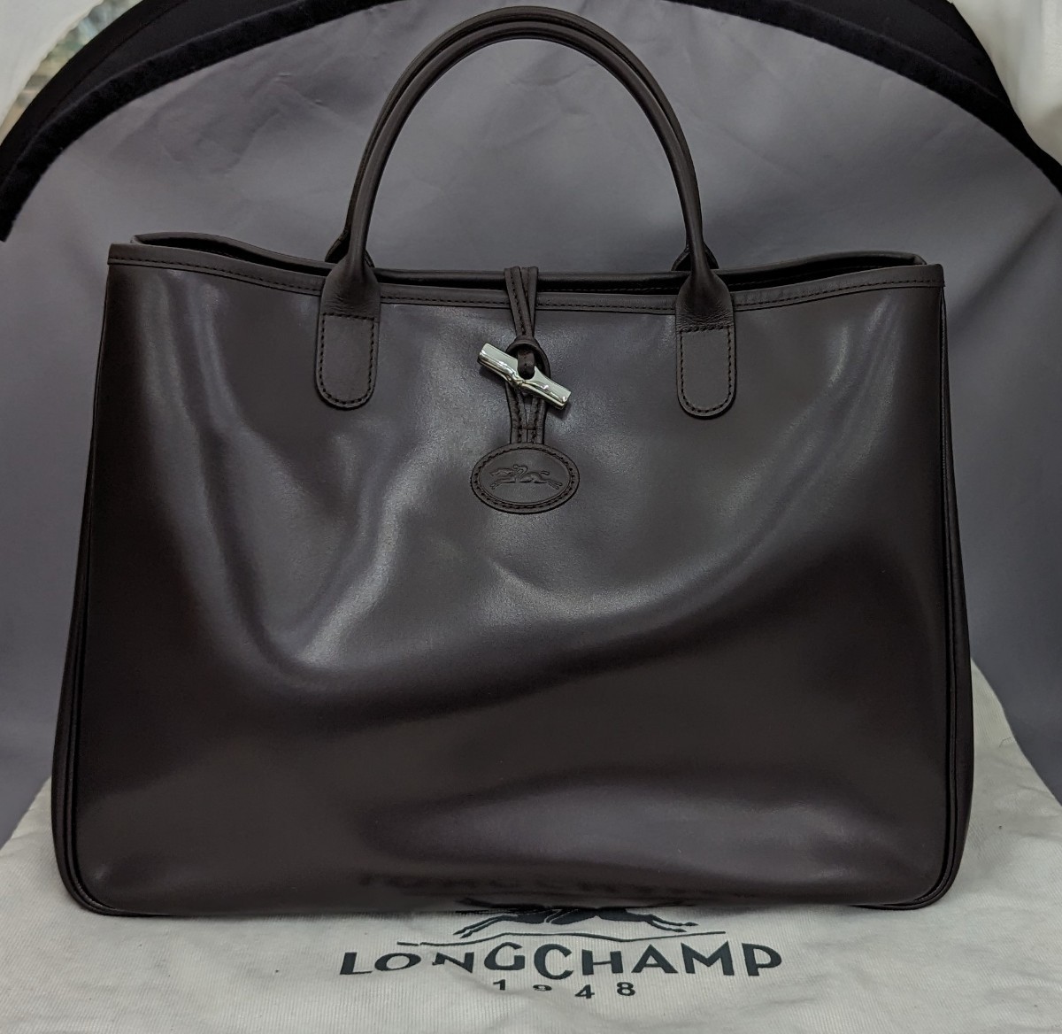 (42)LONGCHAMP Long Champ машина f кожа темно-коричневый большая сумка ручная сумочка б/у прекрасный товар made in France Франция производства покраска повреждение 