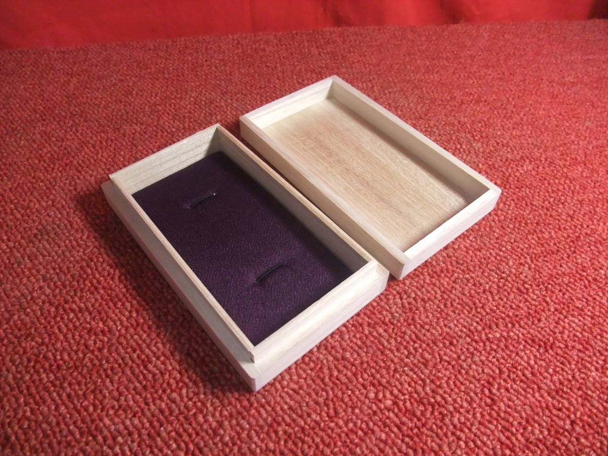 目貫箱　紫色　新品未使用キズ、色むらあり。10８ 刀剣手入れ具鍔日本刀陸軍軍刀骨董品アンティーク_新品ですが素材の色むらがあります。