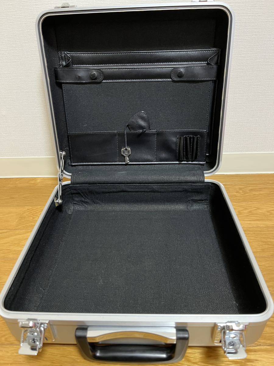 CONTAX コンタックス G2 アタッシュケース アルミケース 鍵2個付き