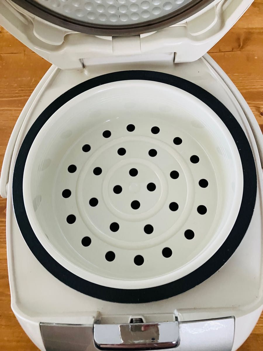 TOSHIBA (東芝)炊飯器 五合炊き 専用蒸し器付き|Yahoo!フリマ TOSHIBA (東芝)炊飯器 五合炊き 専用蒸し器付き|Yahoo!フリマ