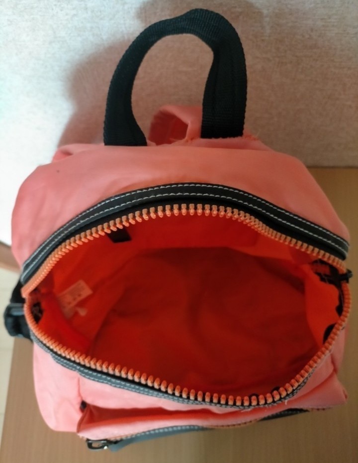 with defect BENETTON Benetton rucksack Mini rucksack orange × black compact bag inset attaching easy to use 